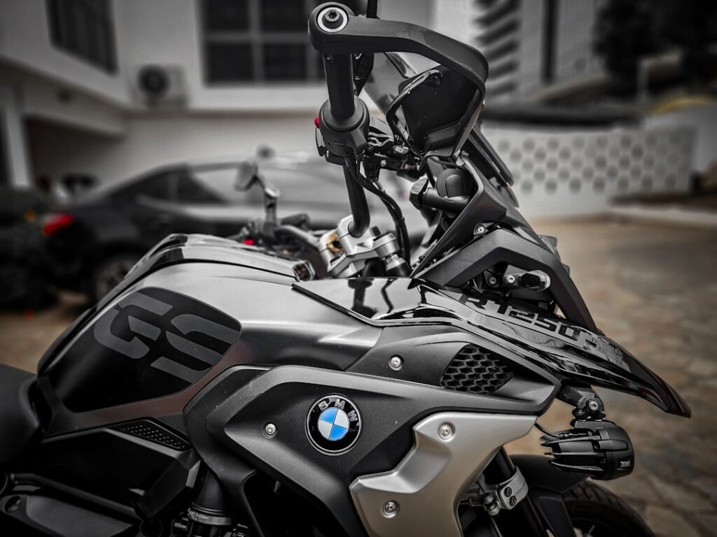 Black on black BMW 1250 GS